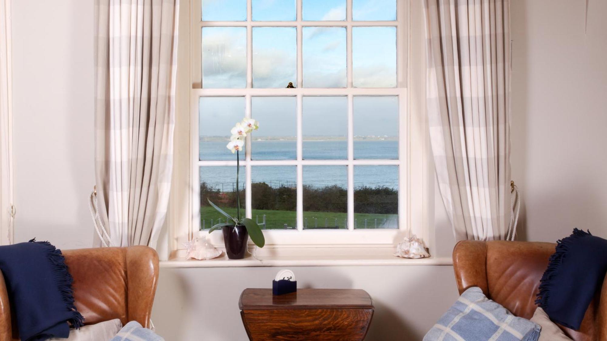 Idyllic Beachside Next To Nature Reserve. Holiday home *